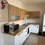 Bulharska Trojizbovy Apartment