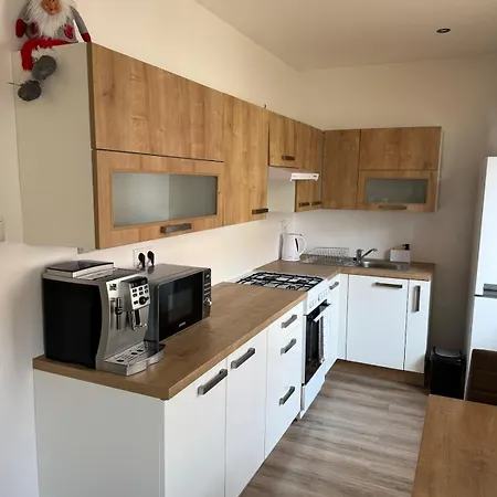 Bulharska Trojizbovy Apartment